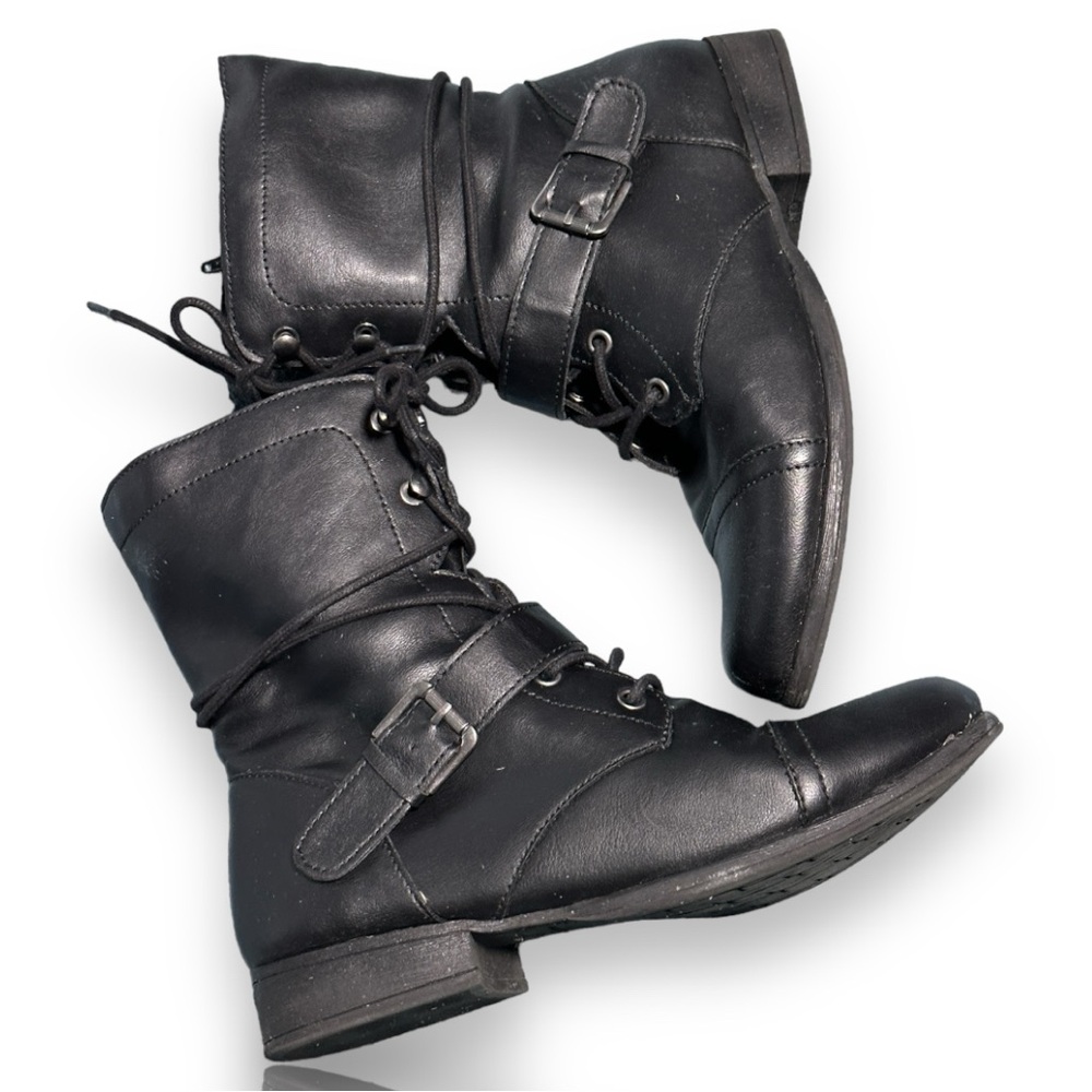 Combat boots